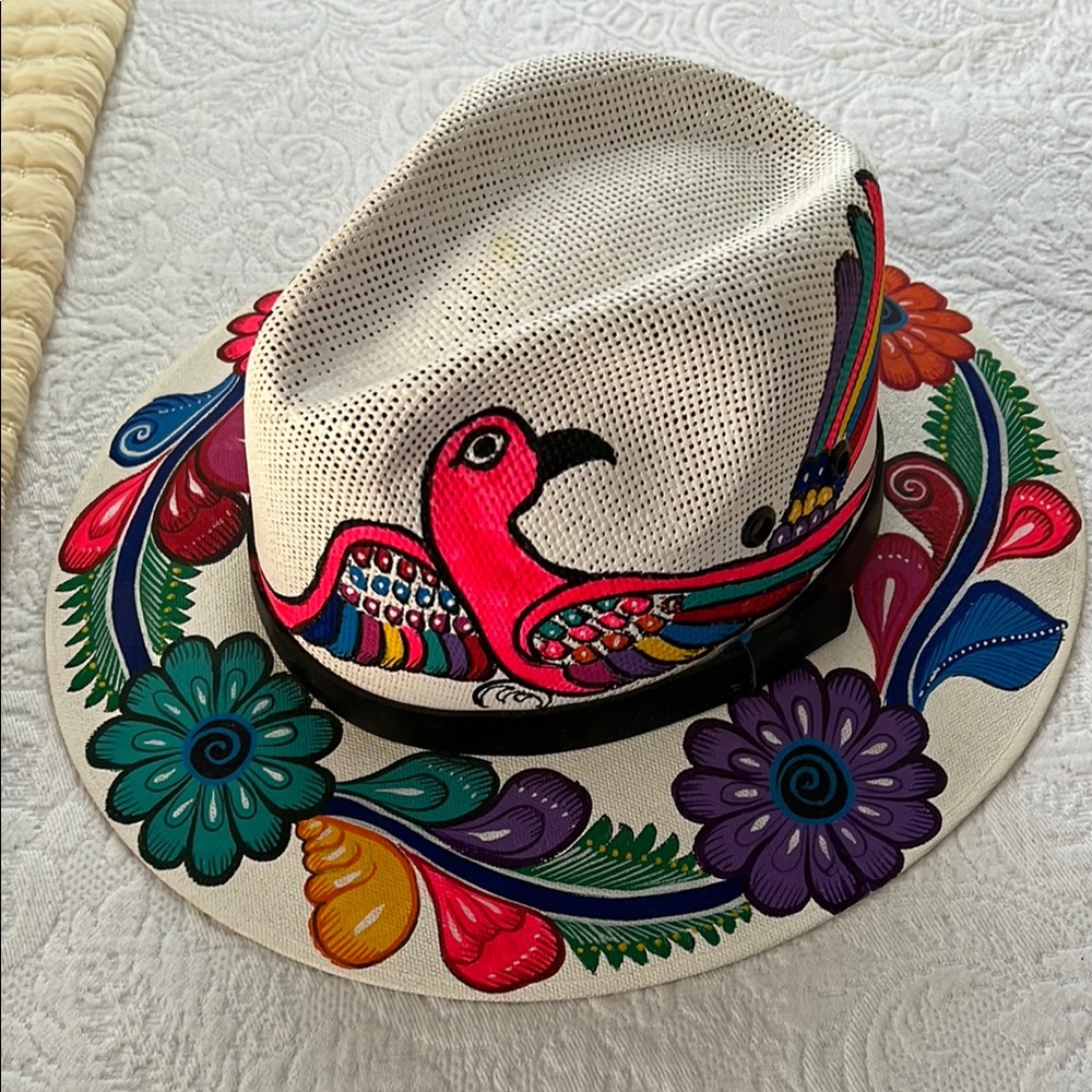 Colorful Embroidered Hat with Bird Design Grand hunter hats